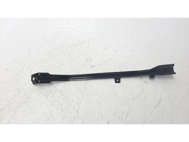 Recambio de travesaño superior para jeep compass ii 2.0 m-jet cat referencia OEM IAM 68244672AA  