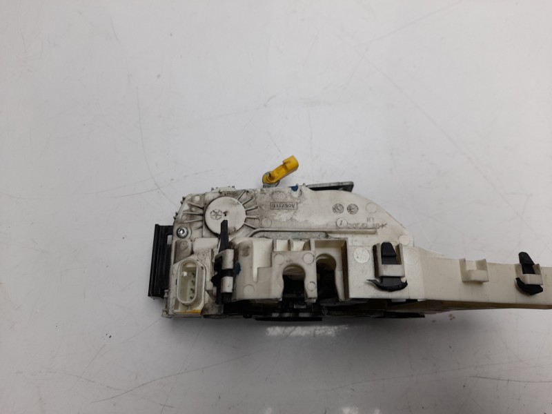 Recambio de cerradura puerta trasera izquierda para fiat freemont (345) urban 4wd referencia OEM IAM 68466963AA  