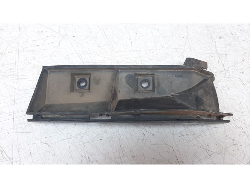 Recambio de molduras traseras para volvo v50 familiar 1.6 diesel cat referencia OEM IAM 30698696  