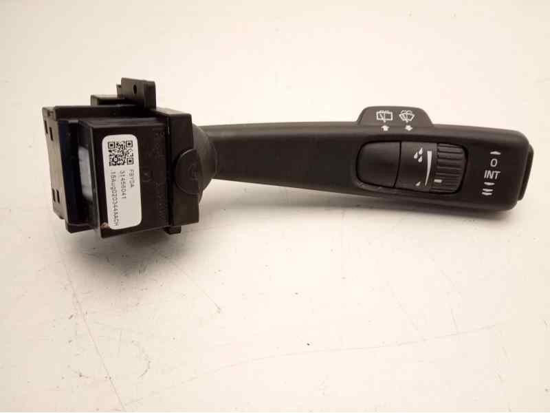 Recambio de mando limpia para volvo v40 kinetic referencia OEM IAM 31456041  