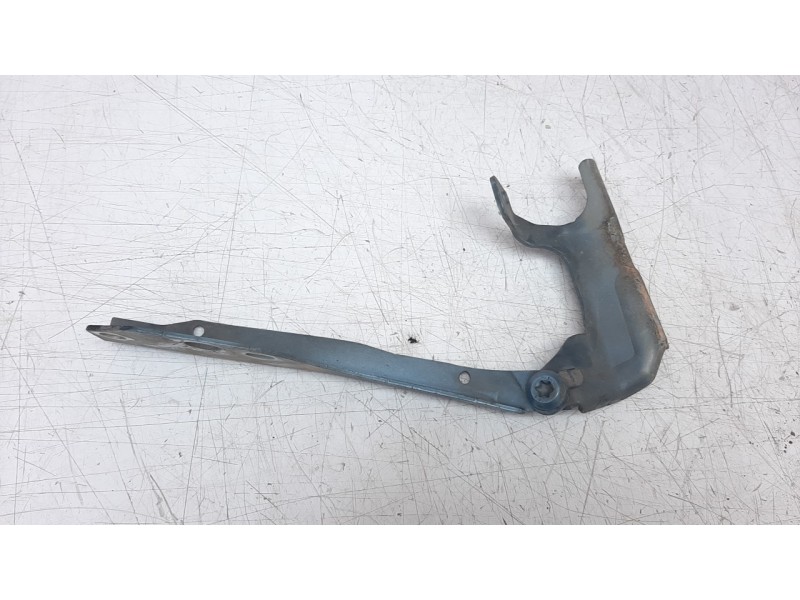 Recambio de retenedor puerta para volvo v50 familiar 1.6 diesel cat referencia OEM IAM 30753597  