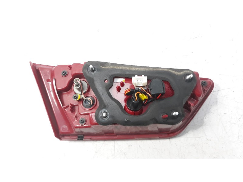 Recambio de piloto trasero derecho interior para kia optima 1.7 crdi cat referencia OEM IAM 92404D4  