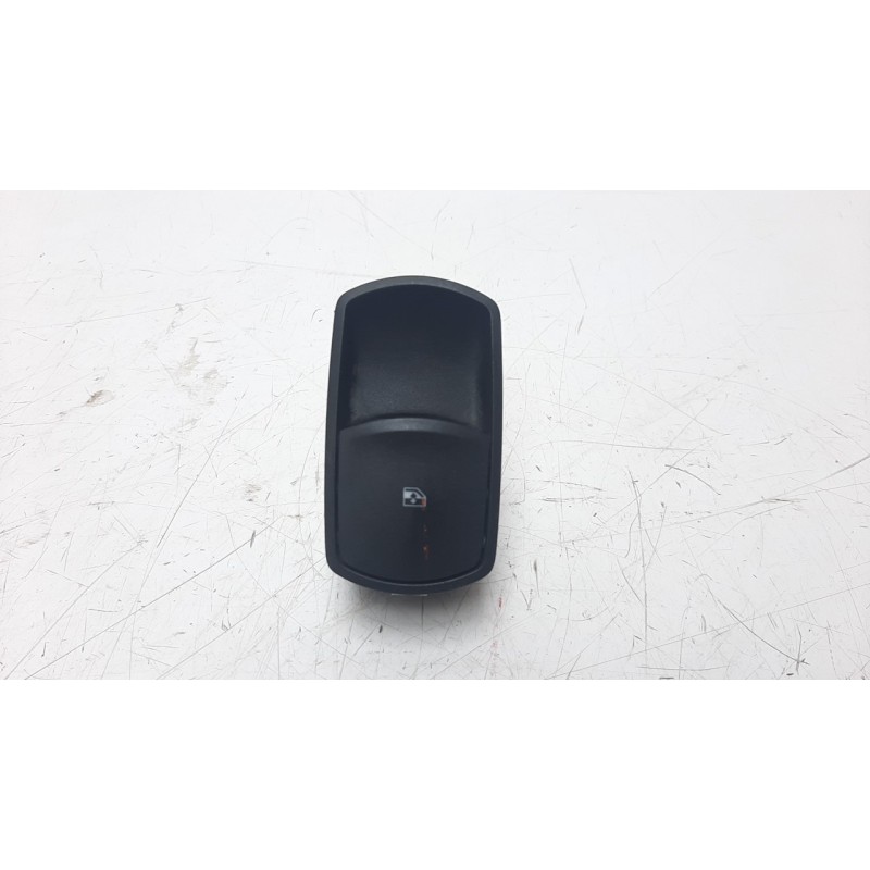 Recambio de mando elevalunas delantero derecho para opel corsa d 1.4 16v referencia OEM IAM 13189333RW  