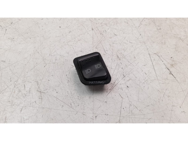 Recambio de mando luces para piaggio (vespa) x9 referencia OEM IAM 0711  