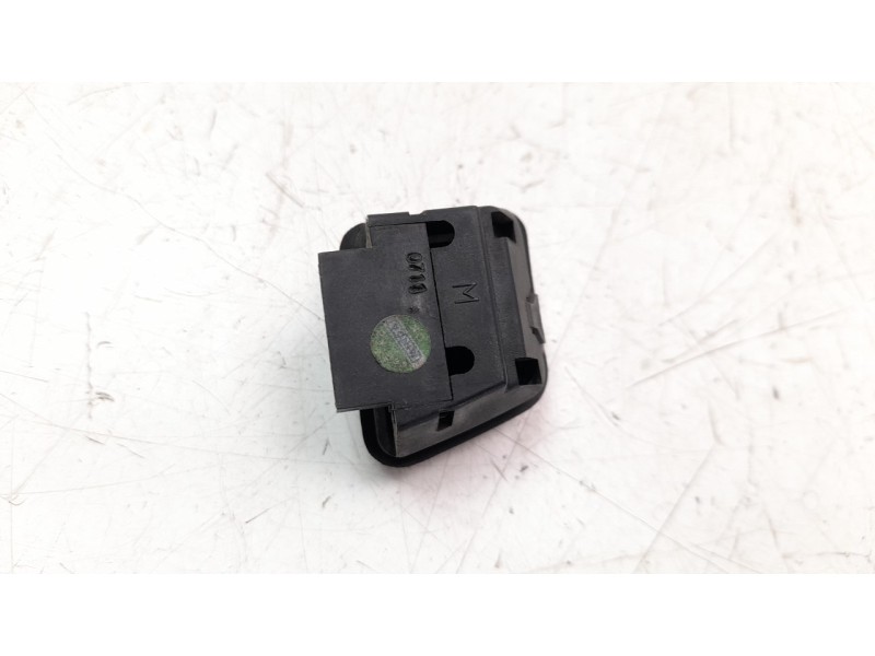 Recambio de mando luces para piaggio (vespa) x9 referencia OEM IAM 0711  