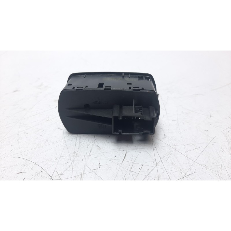 Recambio de mando elevalunas delantero izquierdo para opel corsa d 1.4 16v referencia OEM IAM 13258521AA  