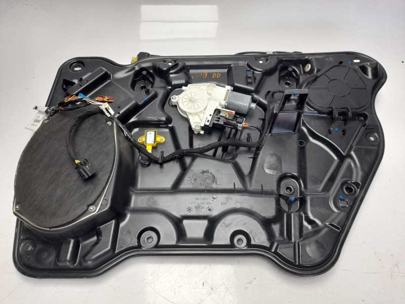 Recambio de elevalunas delantero derecho para fiat freemont (345) urban 4wd referencia OEM IAM 68209827AB  