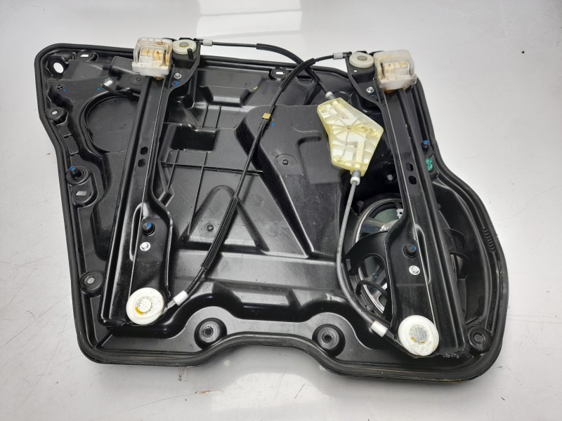 Recambio de elevalunas trasero derecho para fiat freemont (345) urban 4wd referencia OEM IAM 68043738AA  