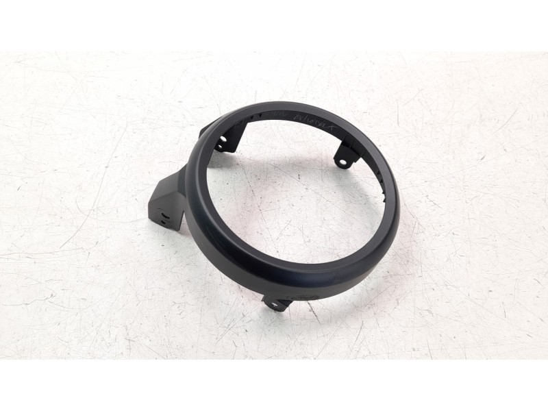Recambio de moldura para honda cb 125 f referencia OEM IAM 61321K94T00ZD  