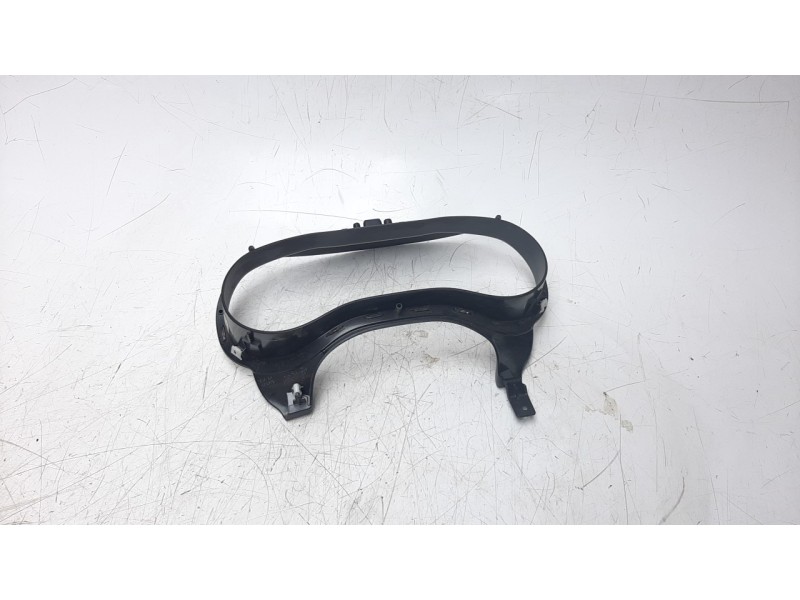 Recambio de moldura para jeep cherokee 2.0 m-jet cat referencia OEM IAM 1YR31TRMAB  