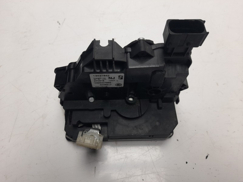 Recambio de cerradura puerta delantera izquierda para opel corsa e expression referencia OEM IAM 13431841  