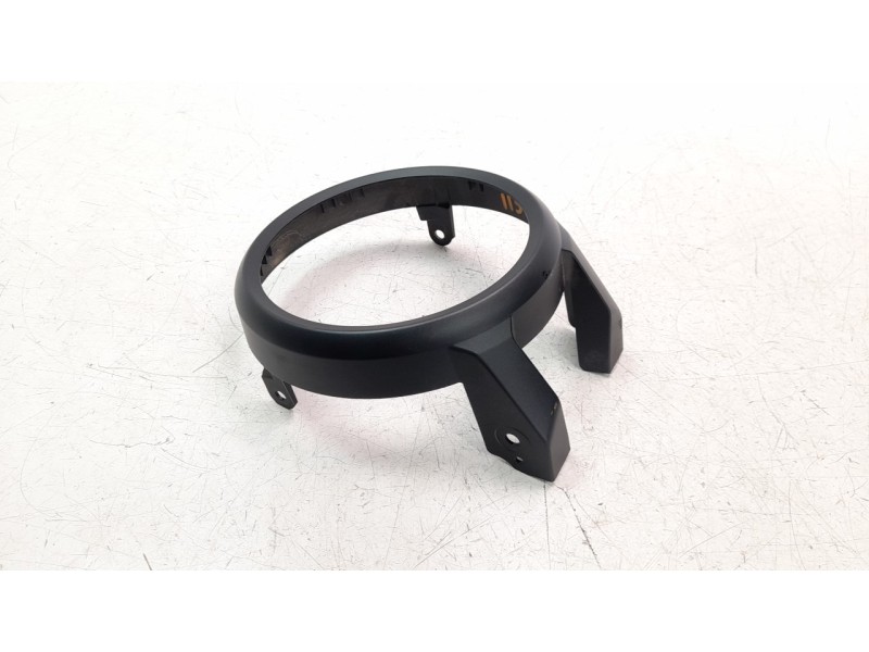 Recambio de moldura para honda cb 125 f referencia OEM IAM 61321K94T00ZD  