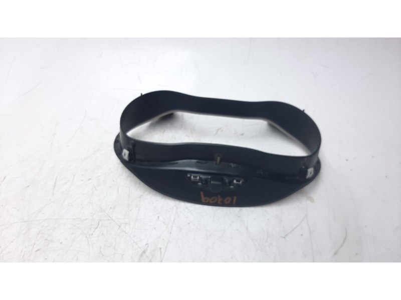Recambio de moldura para jeep cherokee 2.0 m-jet cat referencia OEM IAM 1YR31TRMAB  