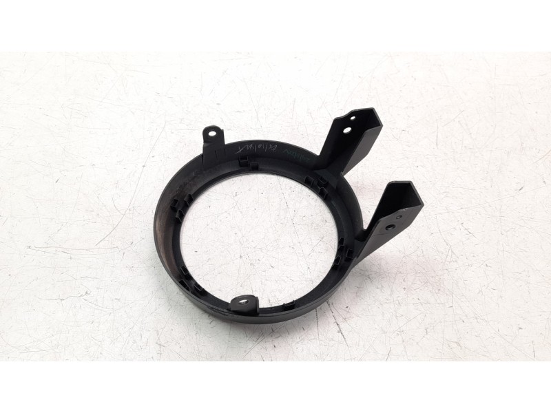 Recambio de moldura para honda cb 125 f referencia OEM IAM 61321K94T00ZD  