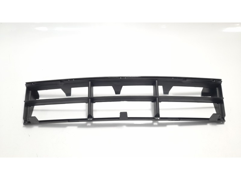 Recambio de rejilla paragolpes central para bmw serie 5 berlina (e39) referencia OEM IAM 51118226563 107060715 BM0442100