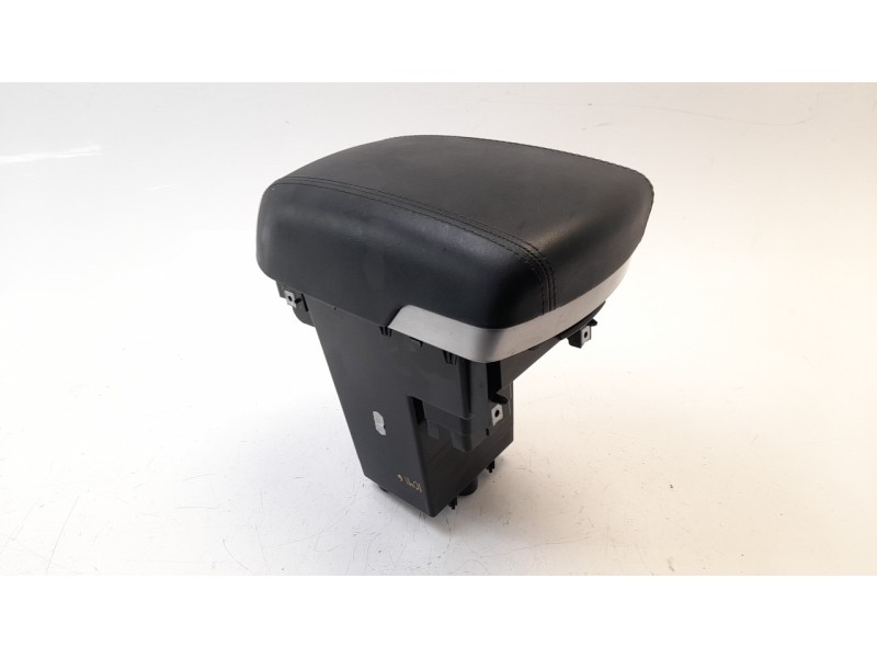 Recambio de apoyabrazos central para hyundai ix35 1.7 crdi cat referencia OEM IAM 846602S2009P  