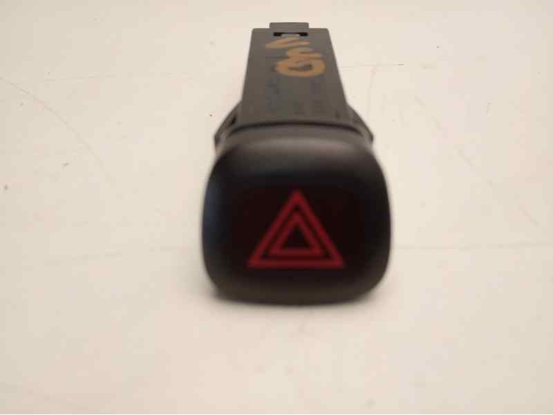 Recambio de warning para volvo v40 kinetic referencia OEM IAM 9123682  