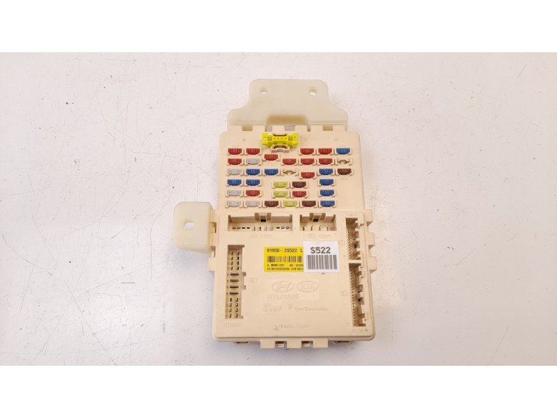 Recambio de caja reles / fusibles para hyundai ix35 1.7 crdi cat referencia OEM IAM 919502S522  