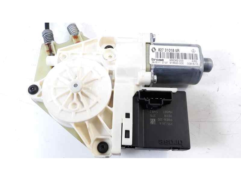Recambio de elevalunas trasero izquierdo para renault megane iii berlina 5 p emotion referencia OEM IAM 827210003R 106198618 115