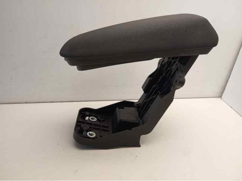 Recambio de apoyabrazos central para volvo v40 kinetic referencia OEM IAM 31448087  