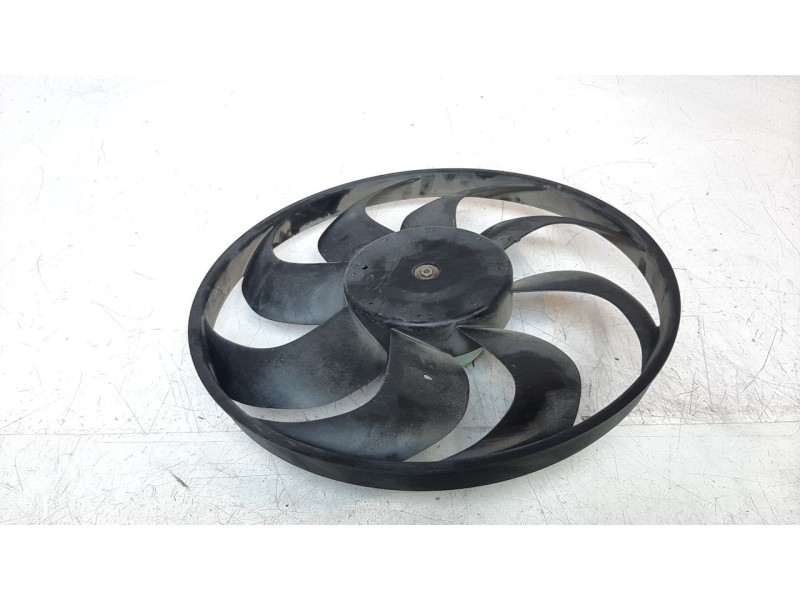 Recambio de electroventilador para renault captur zen referencia OEM IAM 214818009R  