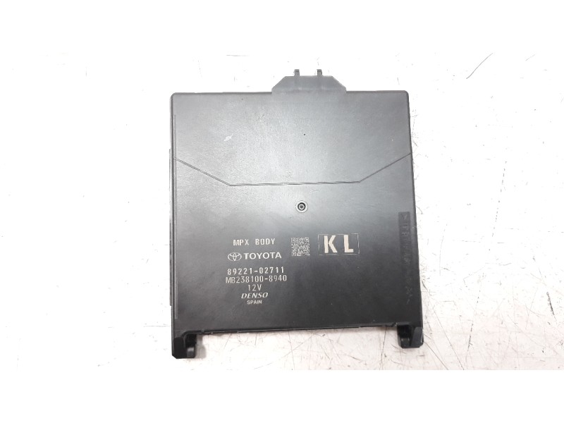 Recambio de caja reles / fusibles para toyota corolla (e21) referencia OEM IAM 8922102711  