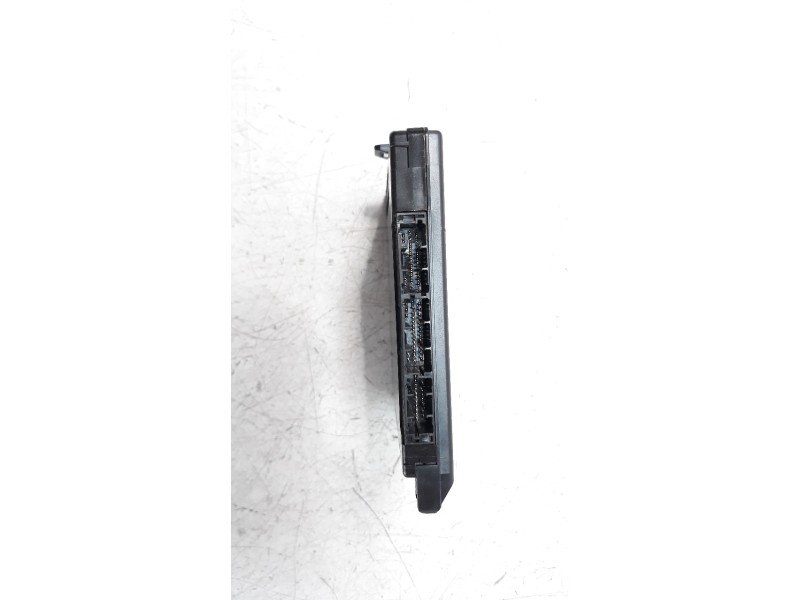 Recambio de caja reles / fusibles para toyota corolla (e21) referencia OEM IAM 8922102711  