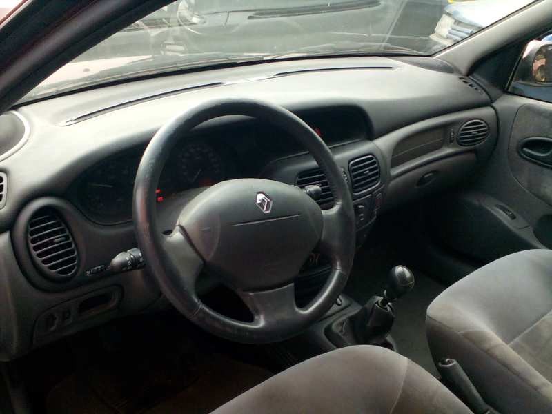 renault megane i berlina hatchback (ba0) del año 1999