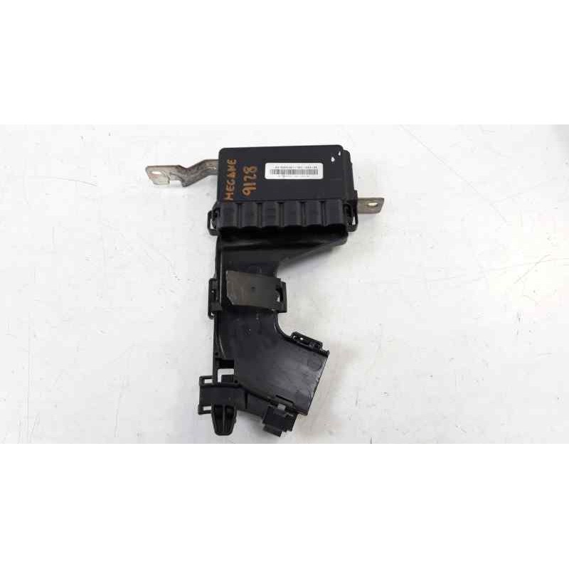 Recambio de caja reles / fusibles para renault megane iii berlina 5 p emotion referencia OEM IAM 243170003R 557304811 