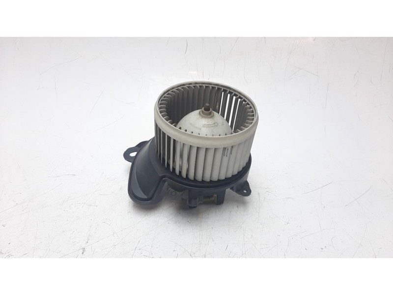 Recambio de ventilador calefaccion para opel corsa d 1.4 16v referencia OEM IAM 164230100 34027 VHF510047