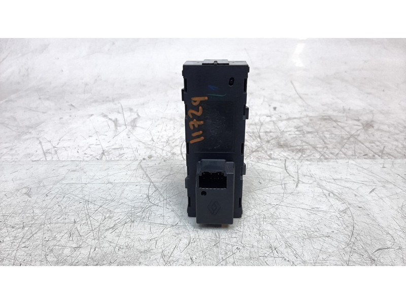 Recambio de mando control radio para renault clio iv referencia OEM IAM 253B08825R  