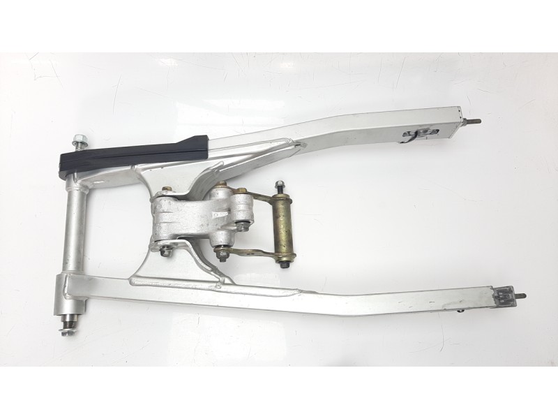 Recambio de puente trasero para honda cbr 900rr/cbr 1000rr/cbr 1100 xx fireblade   (sc50) referencia OEM IAM 52100MS2000  