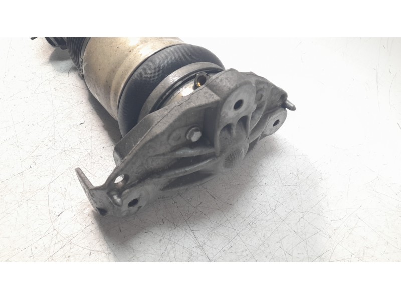 Recambio de amortiguador delantero derecho para porsche cayenne (typ 9pa) turbo s referencia OEM IAM 7L5412022BH  