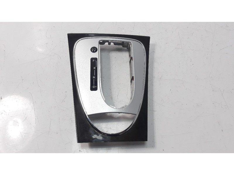 Recambio de moldura para mercedes-benz clase e (w211) berlina 1.8 cat referencia OEM IAM A2116802436  