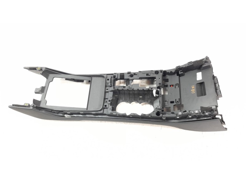 Recambio de consola central para audi q7 4mg referencia OEM IAM 4M8863244F  