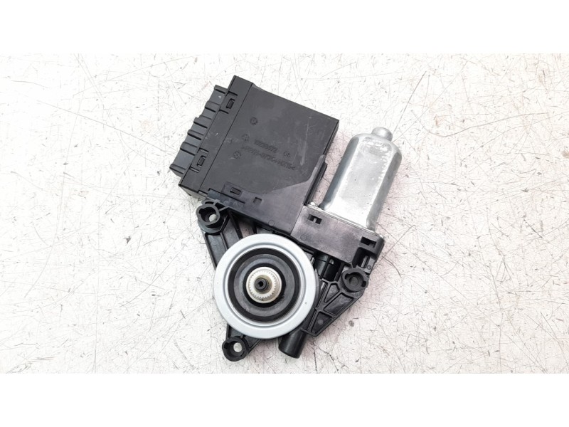 Recambio de motor elevalunas delantero derecho para volvo xc60 business plus awd referencia OEM IAM 31674757  