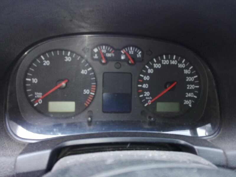 volkswagen golf iv berlina (1j1) del año 2013