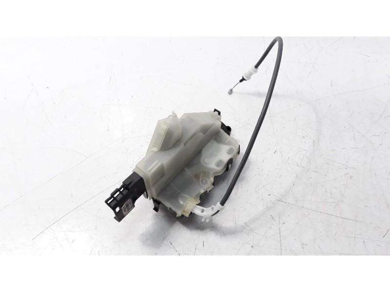 Recambio de cerradura puerta trasera izquierda para peugeot 5008 1.5 blue-hdi fap referencia OEM IAM 9822829880  