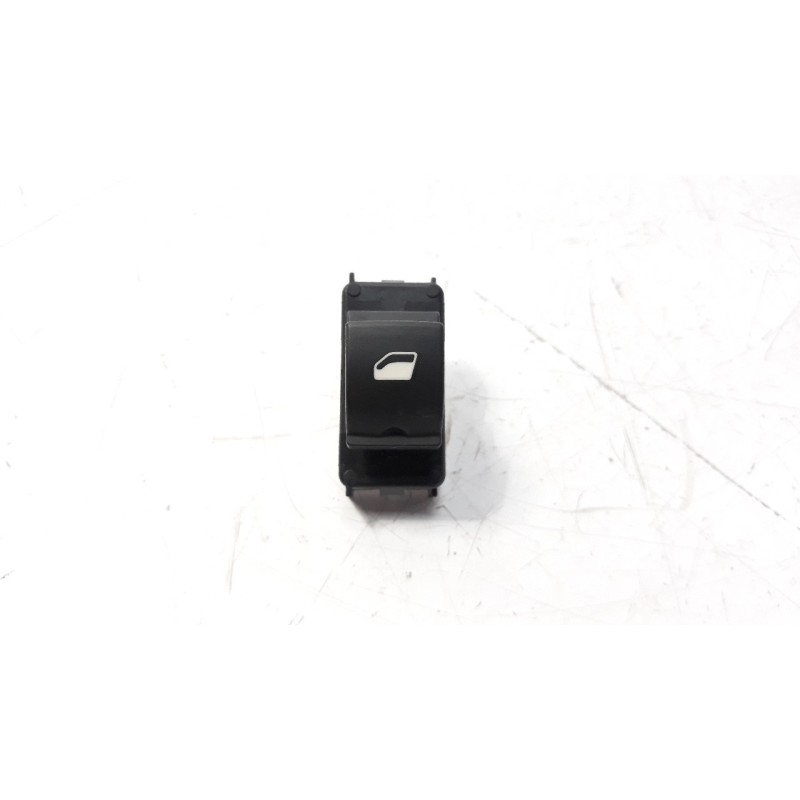 Recambio de mando elevalunas trasero derecho para peugeot 5008 1.5 blue-hdi fap referencia OEM IAM 98044803ZD IAF970007CP 