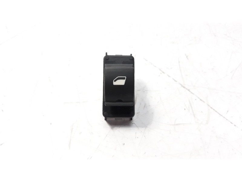Recambio de mando elevalunas trasero derecho para peugeot 5008 1.5 blue-hdi fap referencia OEM IAM 98044803ZD IAF970007CP 