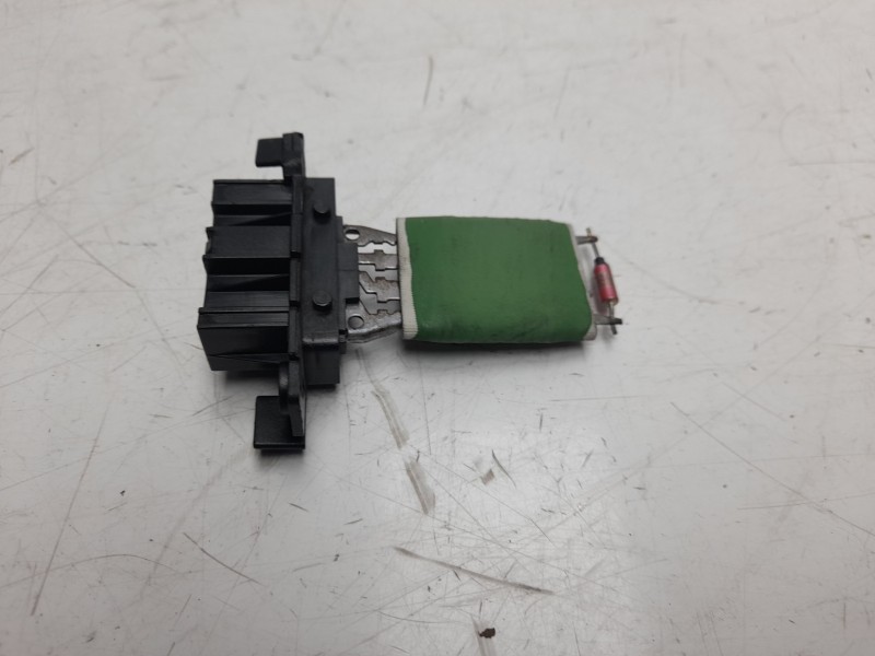 Recambio de resistencia calefaccion para opel corsa d selective referencia OEM IAM 13480494  