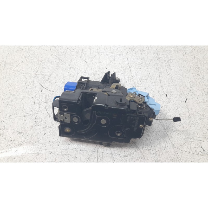 Recambio de cerradura puerta trasera derecha para porsche cayenne (typ 9pa) turbo s referencia OEM IAM 7L0839016 CRDVW1008 