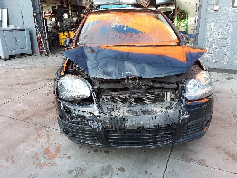 volkswagen golf v berlina (1k1) del año 2008