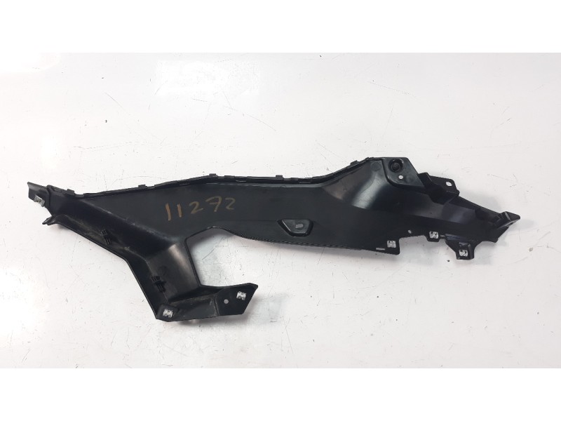 Recambio de moldura para bmw f 900 xr referencia OEM IAM 46638403902  