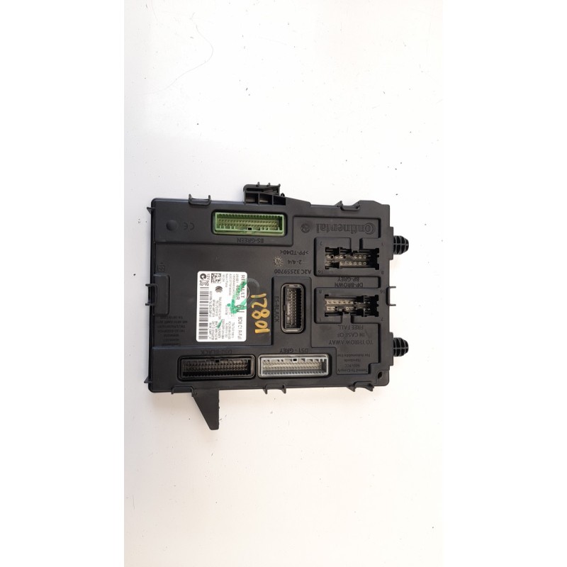 Recambio de caja reles / fusibles para renault megane iv berlina 5p 1.5 dci diesel fap energy referencia OEM IAM 284B14642R  