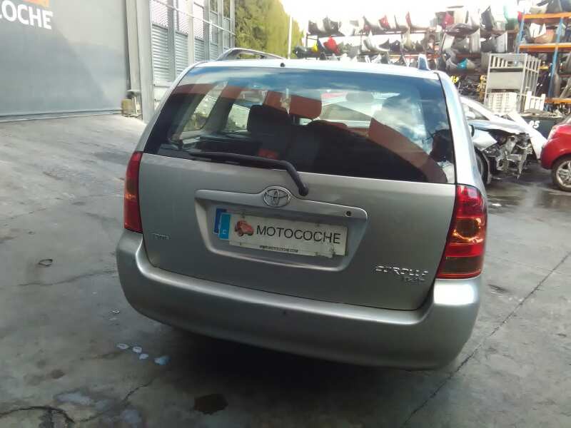 toyota corolla familiar (e12) del año 2004