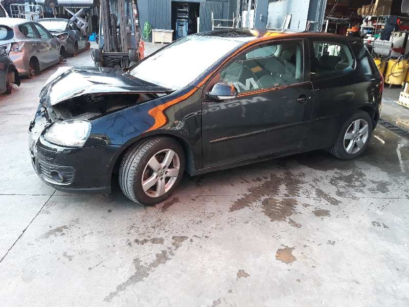 volkswagen golf v berlina (1k1) del año 2008