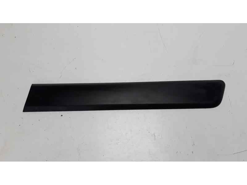 Recambio de moldura para fiat fiorino básico referencia OEM IAM 1308820070  
