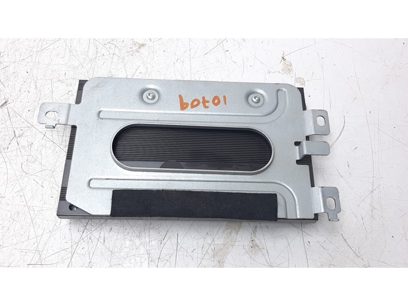 Recambio de sistema audio / radio cd para jeep cherokee 2.0 m-jet cat referencia OEM IAM 68200272AA  