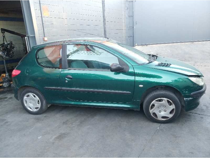 peugeot 206 berlina del año 2000
